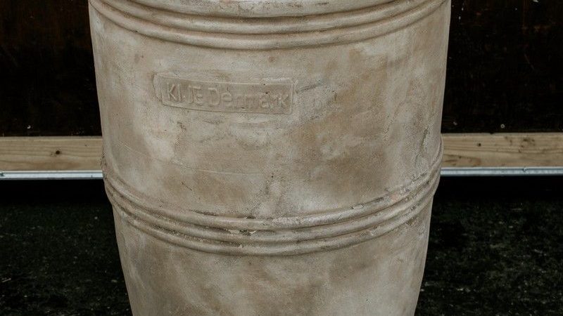 Shop smukke unikke krukker til haven i lækker webshop