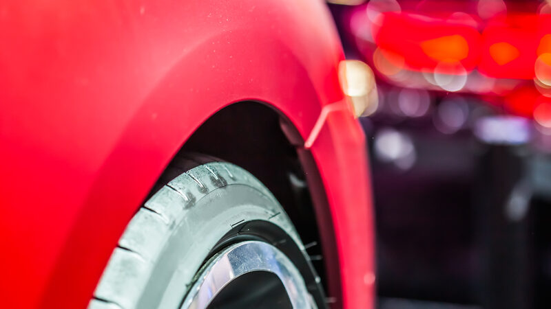 Sådan undgår du unødigt slid på dine dæk