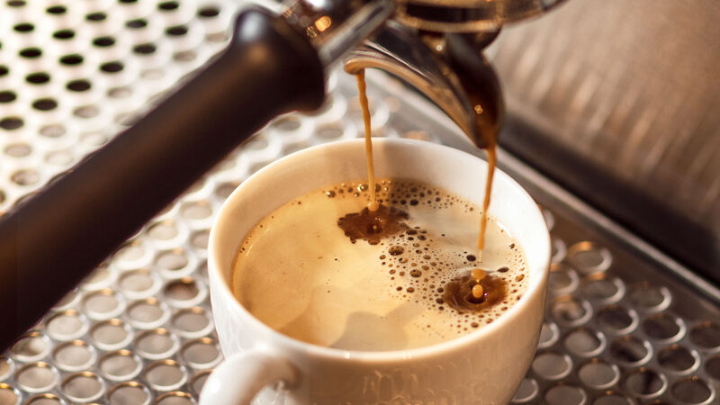 Sådan vælger du den bedste espressomaskine til dit hjem